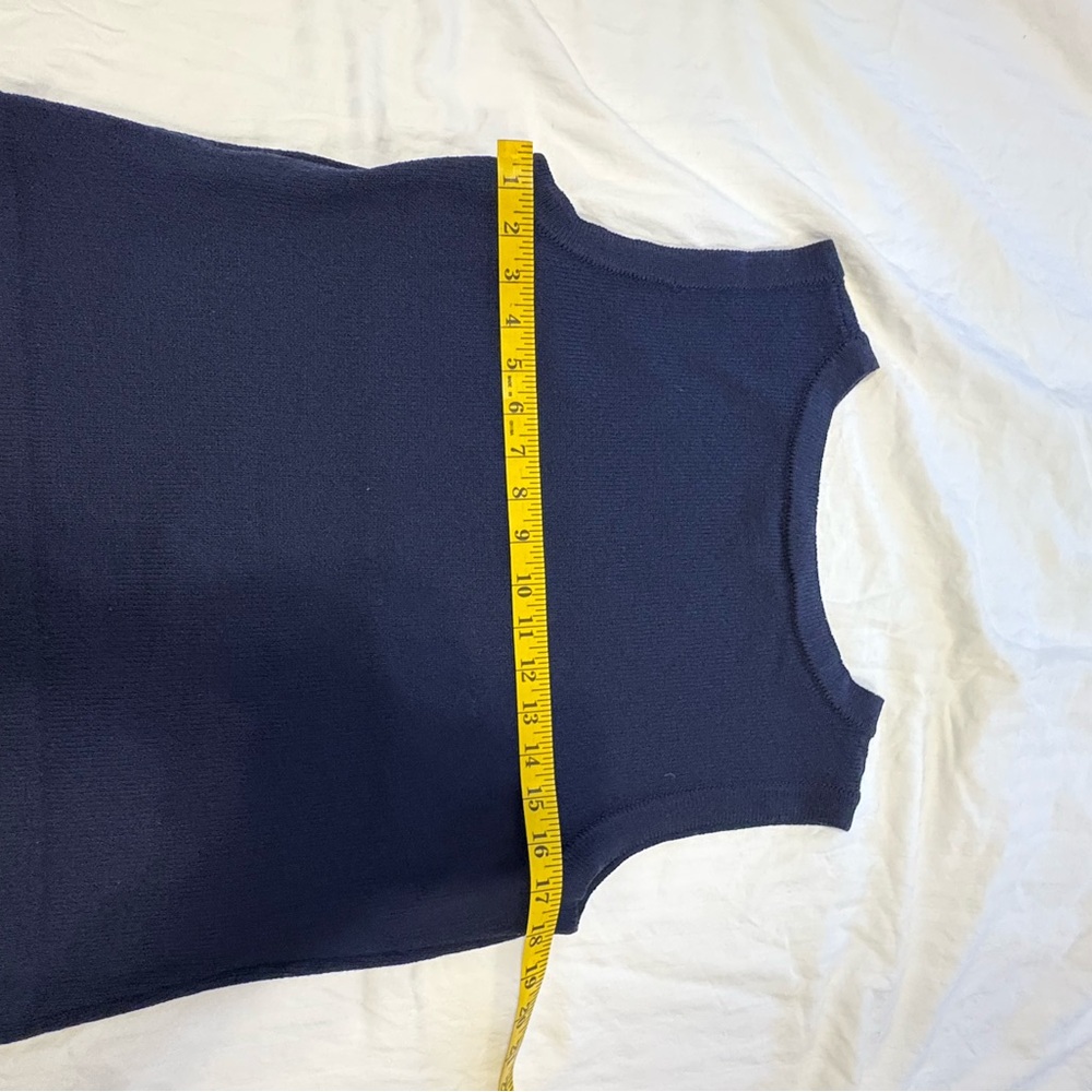 St John Sport by Marie Gray
Navy wool blend knit vest 
Vintage EUC medium - Picture 6 of 6